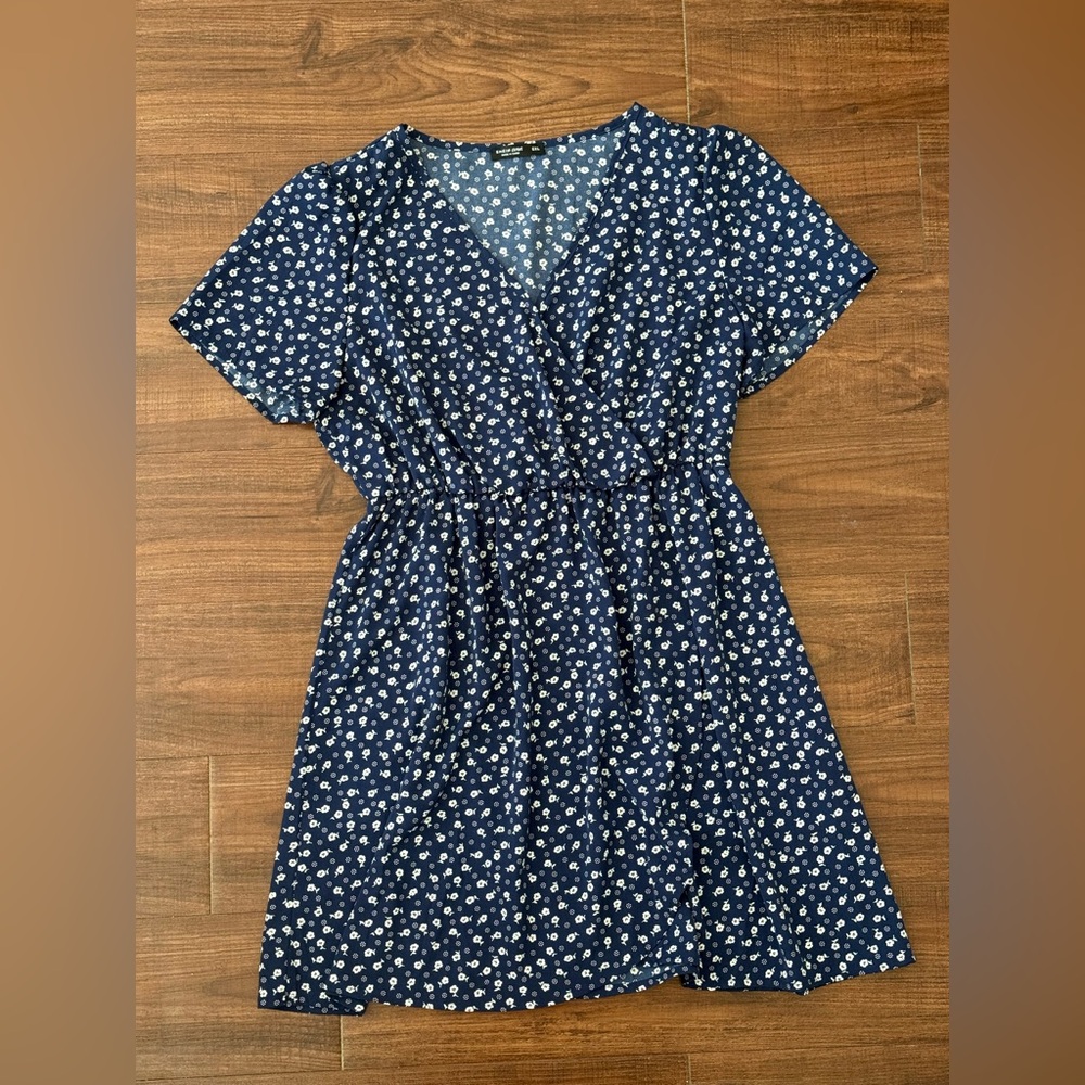 Blue & White Floral Cinched Waist Wrap Dress Size 0XL